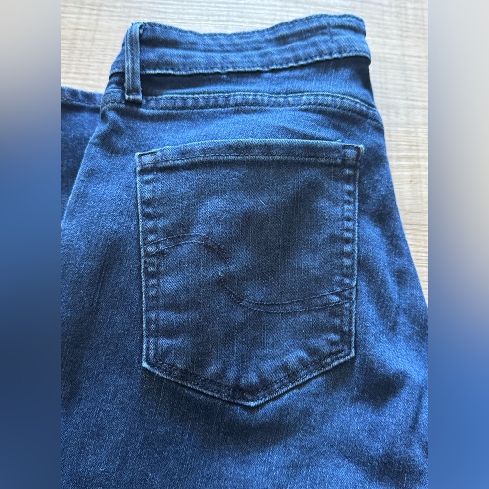 Signature Levi Strauss mid-rise boot cut size 6 medium 28x32